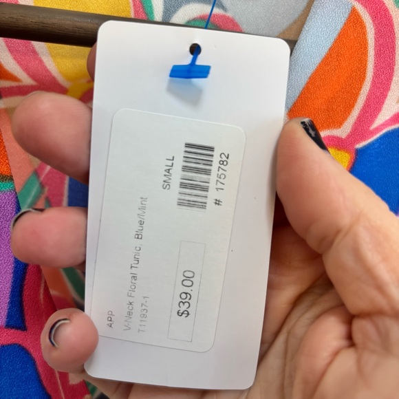 The Blue Door Boutique First Love Floral Women's Tunic - Picture 5 of 8